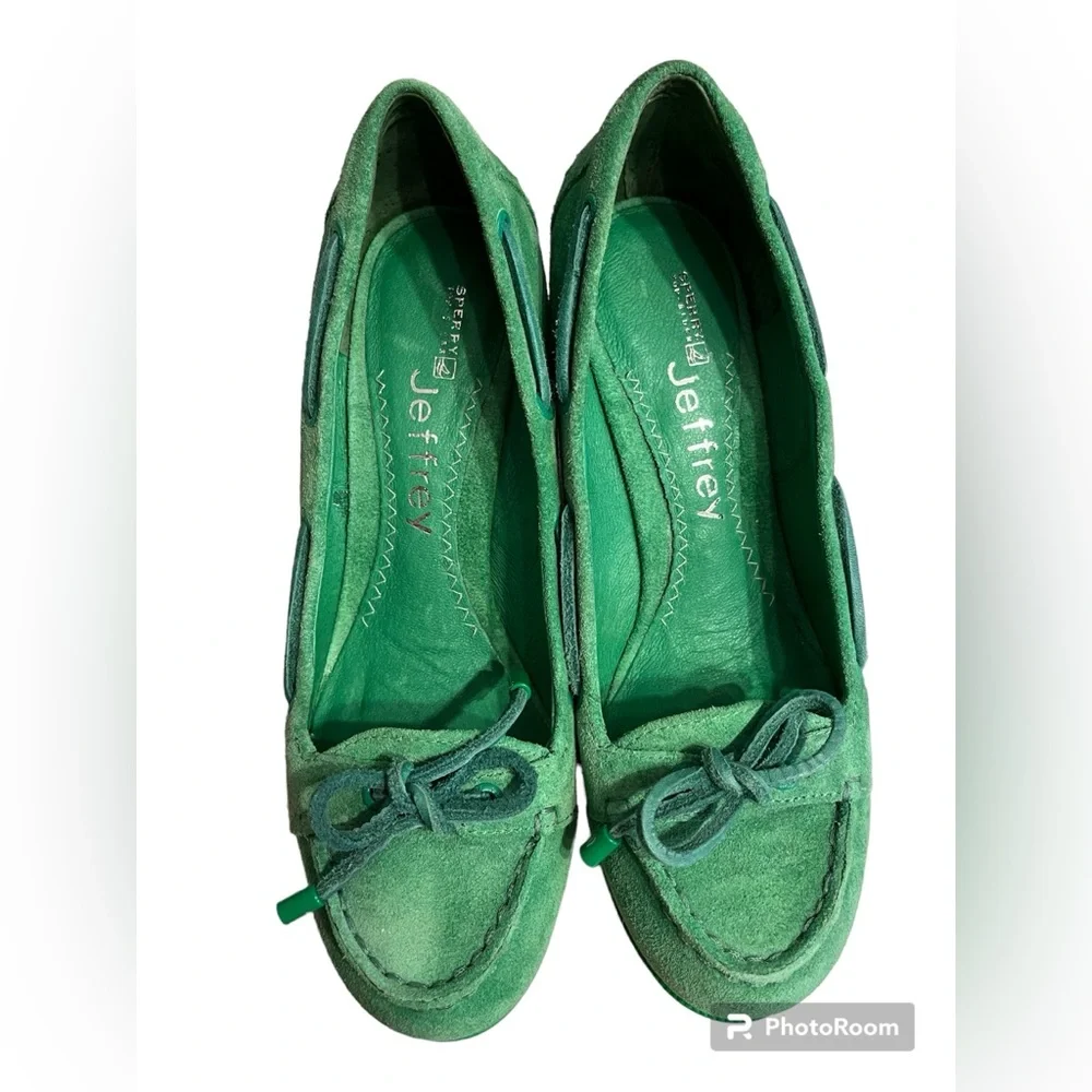 SPERRY’S size 6.5 leather upper gently worn